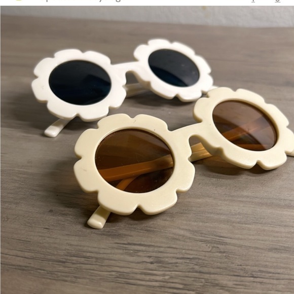 Kids sunglasses- two pair, hard plastic 60s 70s style Cute Girl Beach - Picture 2 of 2